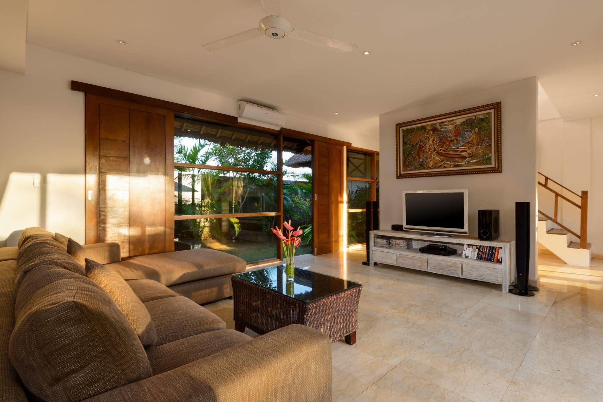 Adinda Balangan Beach Villa Jimbaran Exteriör bild